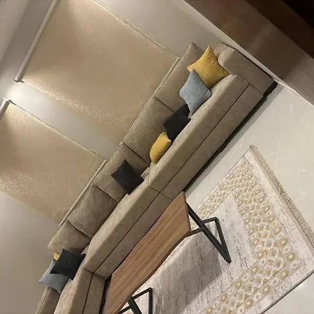 شقة جديدة ونظيفة غرفة وصالة هادئة ومريحة بحي المروة 8دقايق من المطار Jeddah Exterior photo